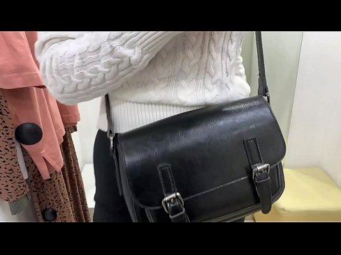 ❤️ Masturbación pública de la joven zorra FeralBerry con un consolador en el probador ️❌ Video de porno en es.dickies-shop.ru ❌️