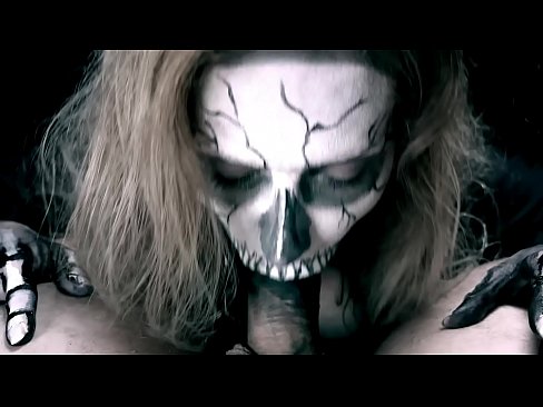 ❤️ Demon girl chupando pollas con su boca negra y tragando semen ️❌ Video de porno en es.dickies-shop.ru ❌️